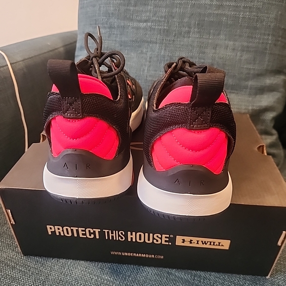 Jordan Air Max 200 Women's Shoes Size 8 Black/ Bright Crimson AV5186 - Picture 2 of 8